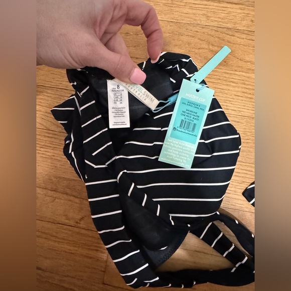 SEA LEVEL SWIM Shoreline V-Neck Halter One-Piece - Picture 8 of 8